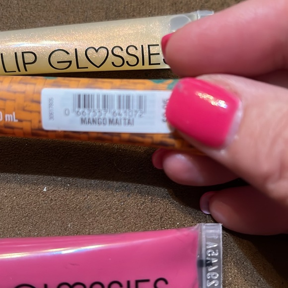 NWT B&BW Lip Glosses-Flawless Shimmer, Mango Mai Tai, Boldly Pink, Pineapple - Picture 4 of 6